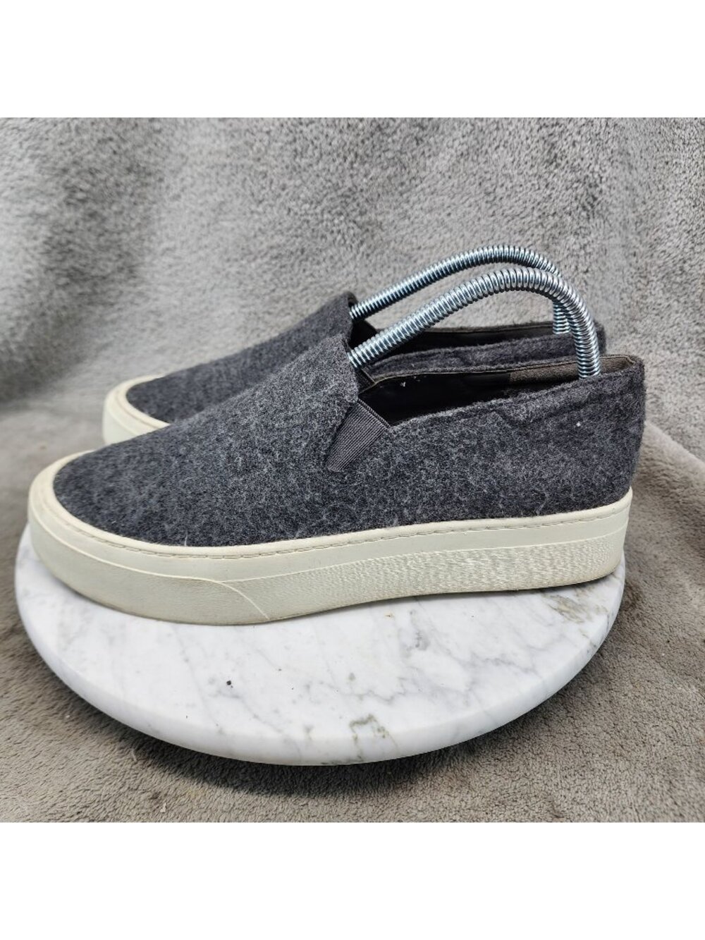 Vince Shoes Womens Size 8.5 Gray Wool & Leather Slip On Sneakers *Read*